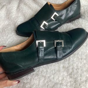 Nine West leather “toastie” loafer with buckles - dark green size 8